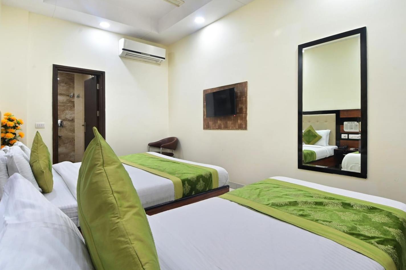 Hotel Emporio View - New Delhi Railway Station - Paharganj Exterior photo